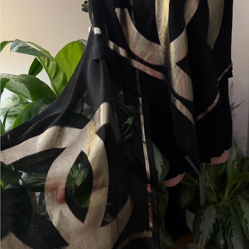 Chanel Luxurious Black and Gold Scarf. - Picture 9 of 13